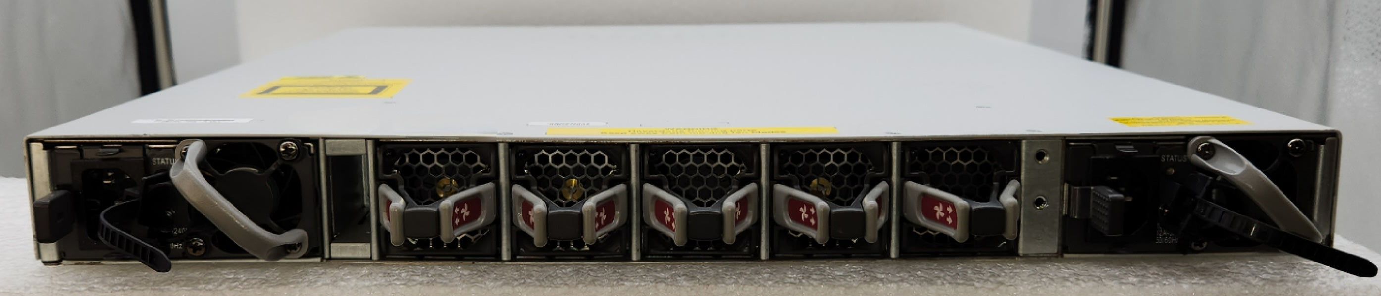 Cisco C9500-40X-A Catalyst 9500 40-Port Front-To-Back Airflow Switch