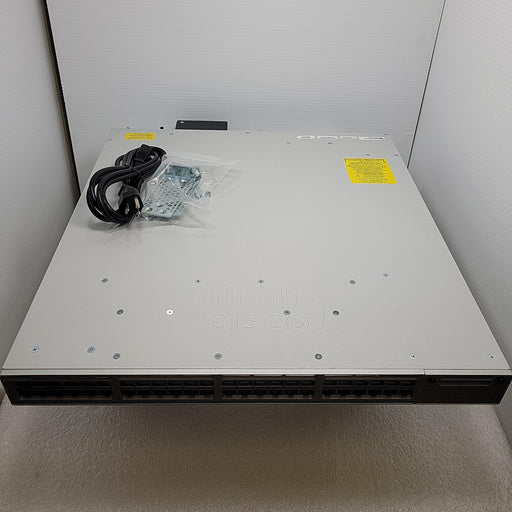 Cisco C9300-48Uxm-E 48-Port Multi-Gbe Upoe Switch